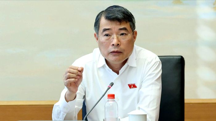 Thủ tướng Lê Minh Hưng tại phiên thảo luận tổ chiều 22-10. Ảnh: QUANG PHÚC