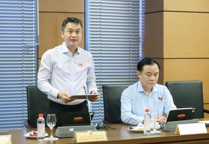  ĐB Phạm Văn Thanh (Đoàn TPHCM) phát biểu tại tổ. Ảnh: QUANG PHÚC 