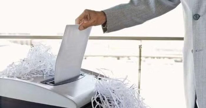 Thiết bị văn phòng tại nhà như máy in, máy scan hoặc máy hủy giấy vẫn tiêu thụ điện ở chế độ chờ dù chỉ được sử dụng vài lần mỗi tuần, gây lãng phí điện năng và làm tăng chi phí sinh hoạt không cần thiết.