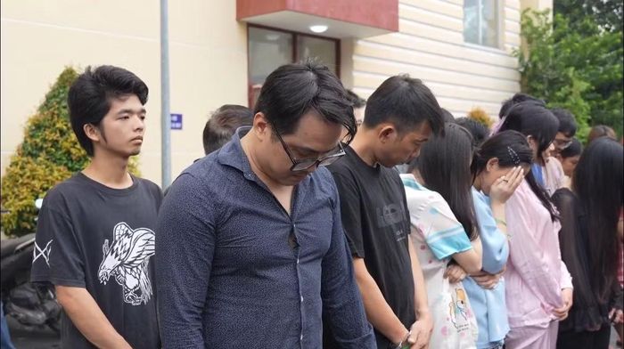 Các đối tượng tại cơ quan công an