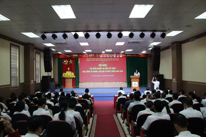 Toàn cảnh chương trình Hội nghị tập huấn.
