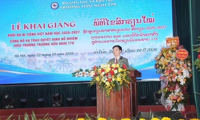 Ông Khuất Văn Thanh - Hiệu trưởng Trường Hữu nghị T78 phát biểu.