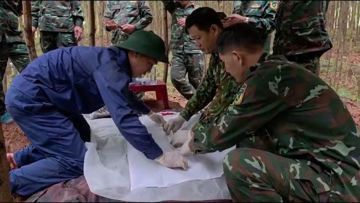 Các Đội tìm kiếm, quy tập hài cốt liệt sĩ phát hiện 8 hài cốt liệt sĩ. Ảnh: Hoàng Cuối