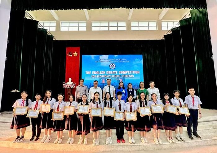 Học sinh nhà trường đạt giải tại Cuộc thi Tranh biện tiếng Anh cấp thành phố năm 2026.