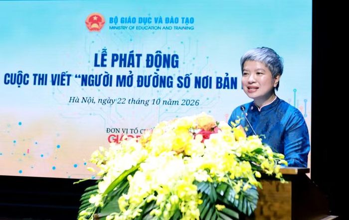 Nhà báo Dương Thanh Hương - Phó Tổng Biên tập Báo Giáo dục và Thời đại thông tin về thể lệ Cuộc thi.