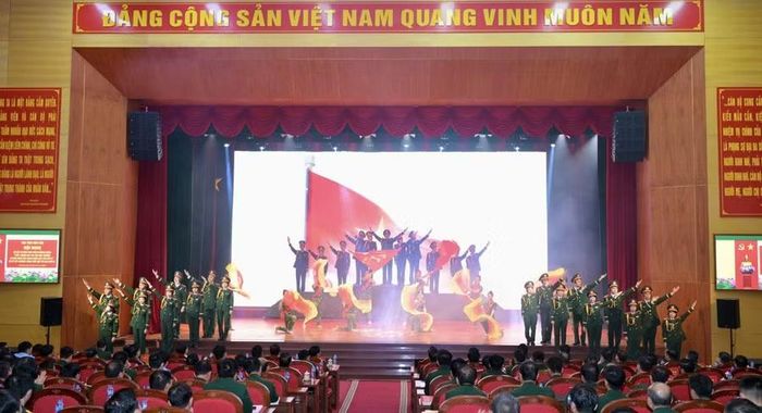 Văn nghệ chào mừng.