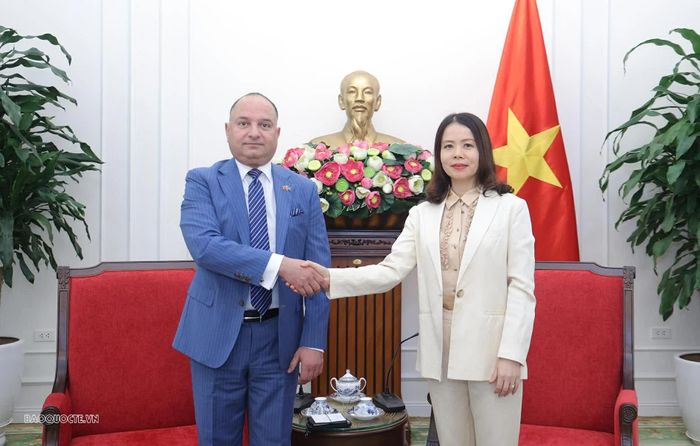 Thứ trưởng Ngoại giao Nguyễn Minh Hằng tiếp Đại sứ Saudi Arabia tại Việt Nam Thamer Mohammed A. Algosaibi. (Ảnh: Thành Long)