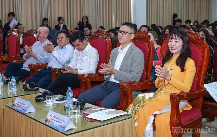 Hội thảo khoa học quốc tế “Khoảng cách số và Năng lực AI” diễn ra ngày 22/10/2026 tại Trường Đại học Khoa học Xã hội và Nhân văn, Đại học Quốc gia Hà Nội.