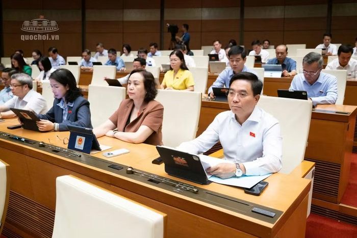 Các đại biểu dự phiên họp. Ảnh QH.