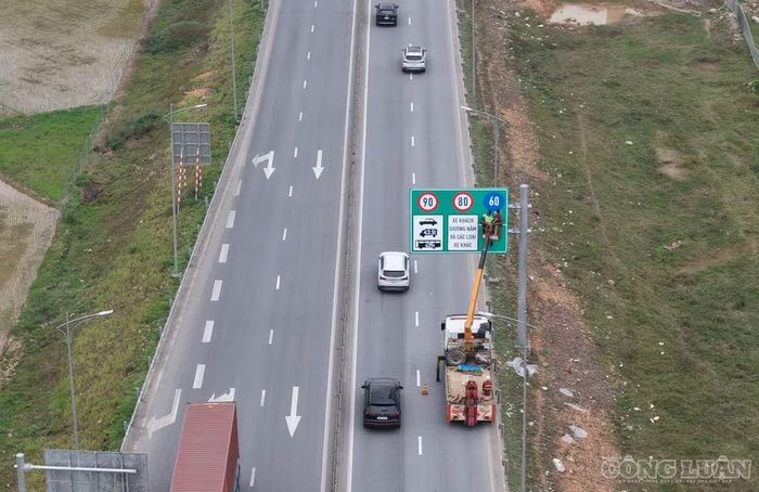 Xử lý nghiêm vi phạm khoảng cách, lập lại kỷ cương và ngăn tai nạn liên hoàn trên cao tốc.