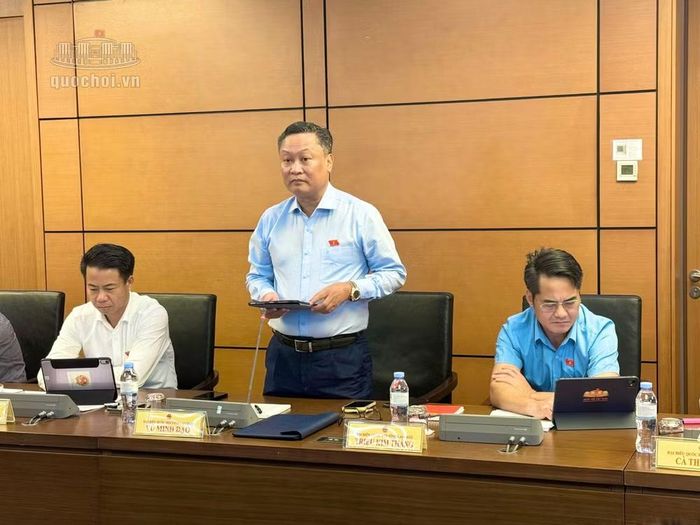 Đại biểu Vũ Minh Đạo phát biểu. Ảnh QH.