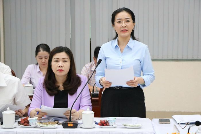 Giám đốc Sở Tư pháp Đồng Nai Phạm Thị Bích Thủy báo cáo trước Đoàn kiểm tra (ảnh: Khánh Toàn)
