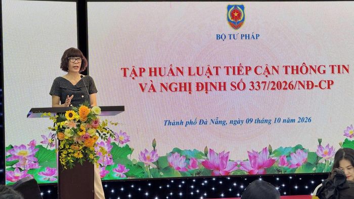 Phó Cục trưởng Cục Pháp luật hình sự - hành chính và Quản lý xử lý vi phạm hành chính (Bộ Tư pháp) Lê Thị Hòa phát biểu khai mạc Lớp tập huấn tại thành phố Hải Phòng.