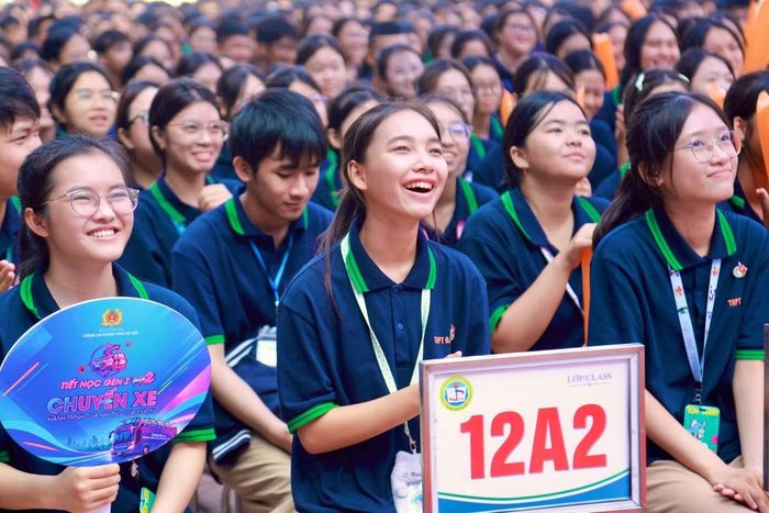 Các em học sinh tham gia chương trình.