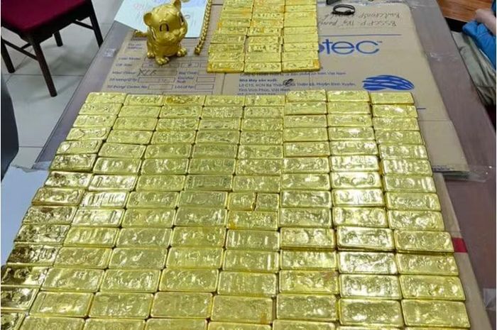 Vàng miếng cảnh sát thu giữ trong vụ án.