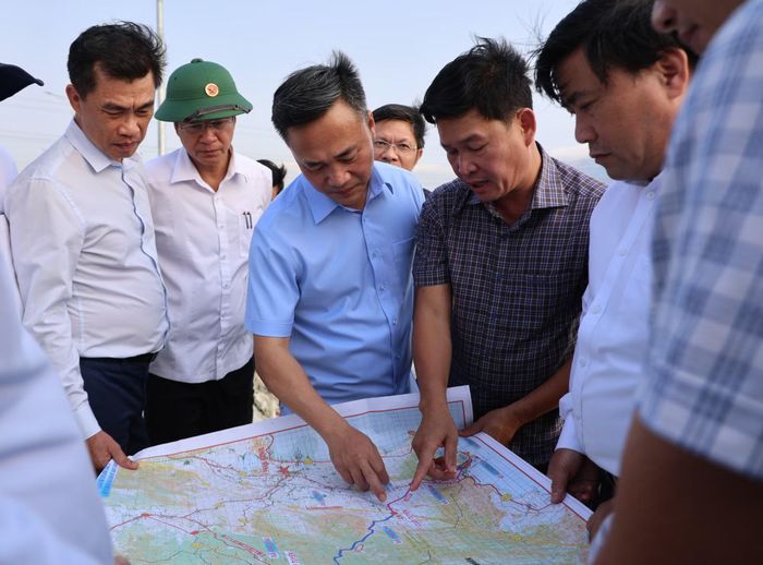 Lãnh đạo tỉnh Khánh Hòa kiểm tra thực địa khu vực thực hiện Dự án Nhà máy điện hạt nhân Ninh Thuận 1, xã Phước Dinh.