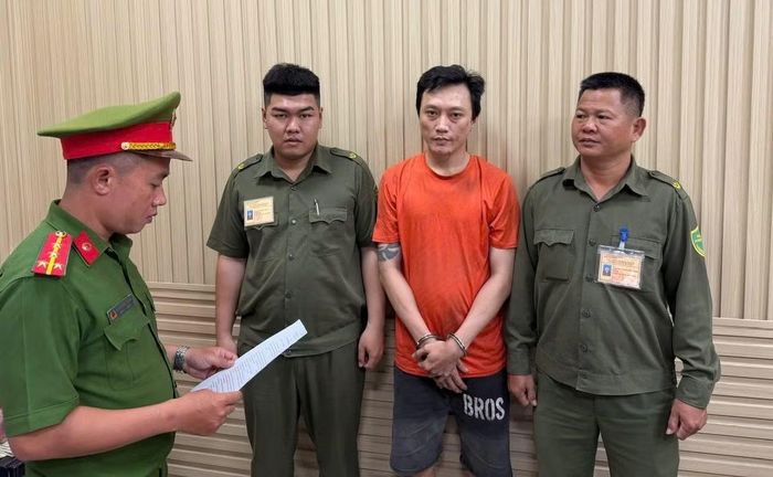 Lộc tại cơ quan công an.
