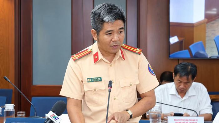 Trung tá Hoàng Bá Tuấn, Phó trưởng Phòng Cảnh sát giao thông (PC08), công an TPHCM.