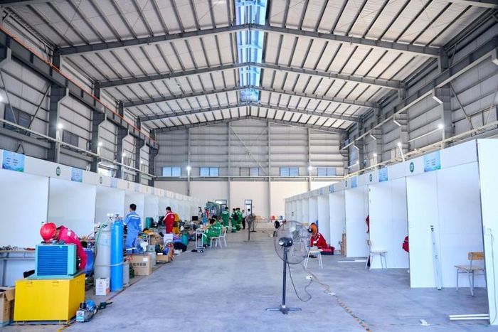 Quang cảnh tại xưởng thi nghề Điện lạnh.