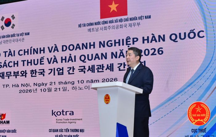 Thứ trưởng Bộ Tài chính Cao Anh Tuấn phát biểu tại hội nghị.