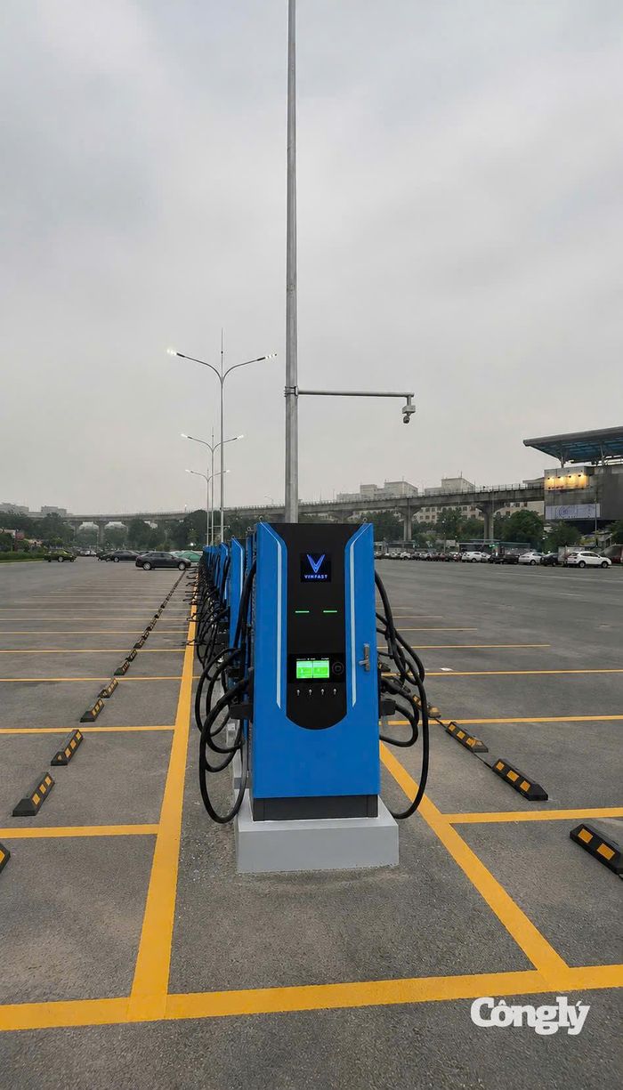 Một trạm sạc điện ở khu vực ngoại thành