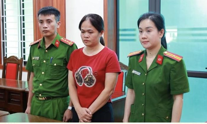 Cơ quan CSĐT thi hành các quyết định tố tụng đối với Lê Thanh Hiển. Ảnh: CACC