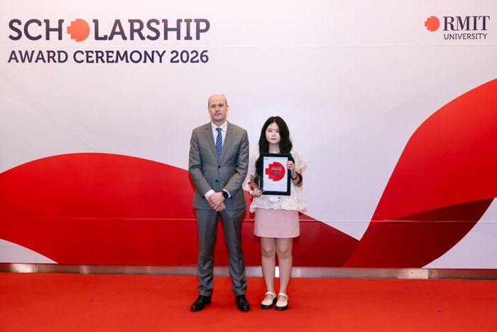 Linh chính thức nhận học bổng RMIT vào ngày 13/10/2026. Ảnh: RMIT