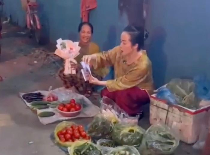 Sau đám cưới, bà Liễu gửi trả tiền mừng cưới của những gia đình có hoàn cảnh khó khăn