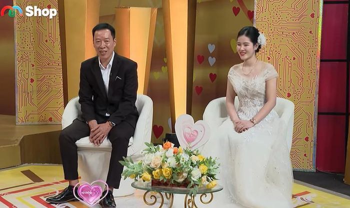 Vợ chồng chị Tươi - anh Phương trên sóng Vợ chồng son. Ảnh cắt từ clip