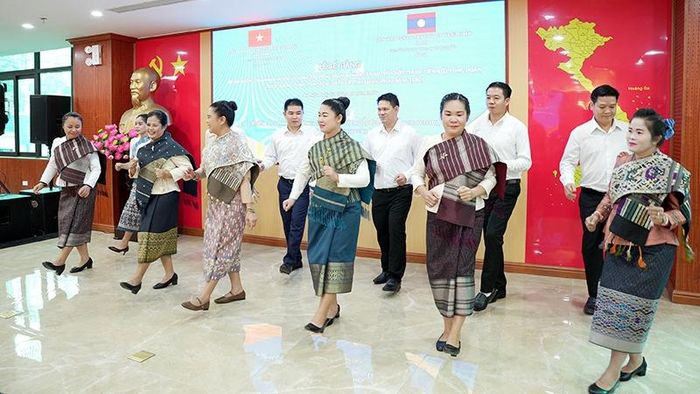  Chương trình Văn nghệ chào mừng tại lễ bế giảng.