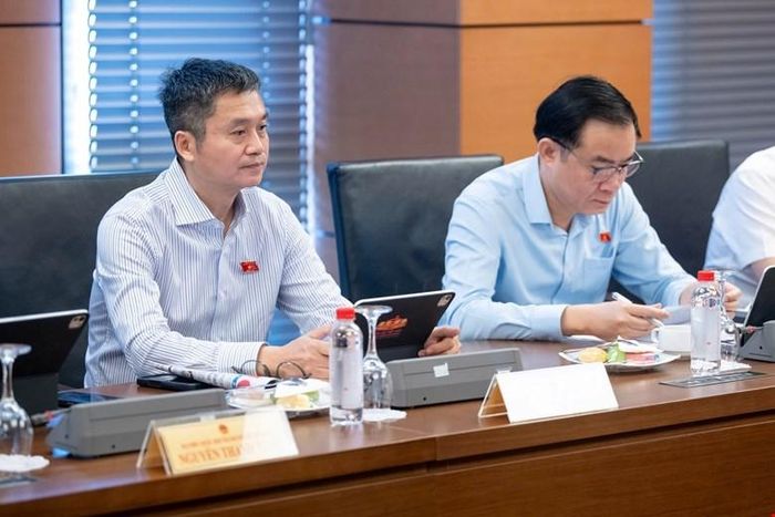  Các đại biểu tham gia phiên thảo luận tại Tổ 2. Ảnh: CTTĐT Quốc hội