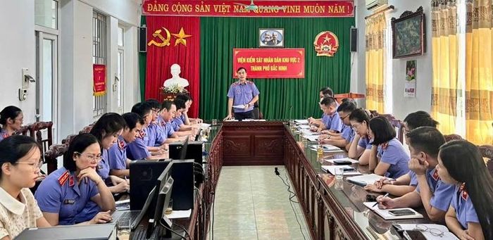 Đồng chí Phạm Hải Anh - Thành ủy viên, Bí thư Đảng ủy, Viện trưởng VKSND thành phố phát biểu chỉ đạo.