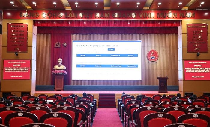  Điểm cầu VKSND tối cao kết nối với điểm cầu Trung ương.