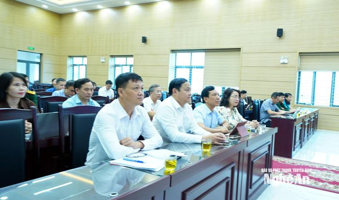 Đại biểu tham dự tại điểm cầu Nghệ An. Ảnh: Mai Hương