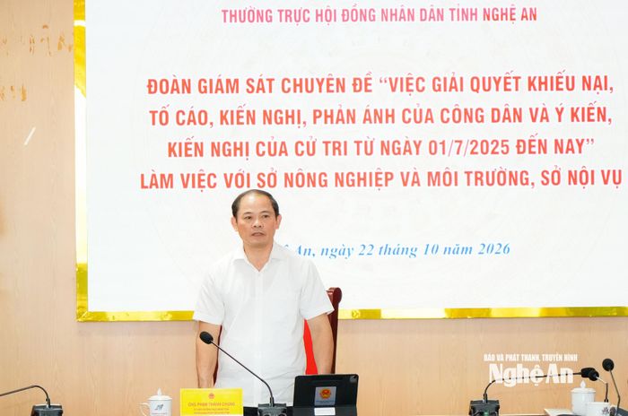 Trưởng Ban Pháp chế HĐND tỉnh Phạm Thành Chung kết luận cuộc làm việc. Ảnh: T.L