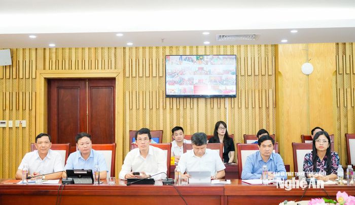 Đại biểu các sở, ngành tham gia tập huấn tại điểm cầu Nghệ An. Ảnh: Thanh Lê