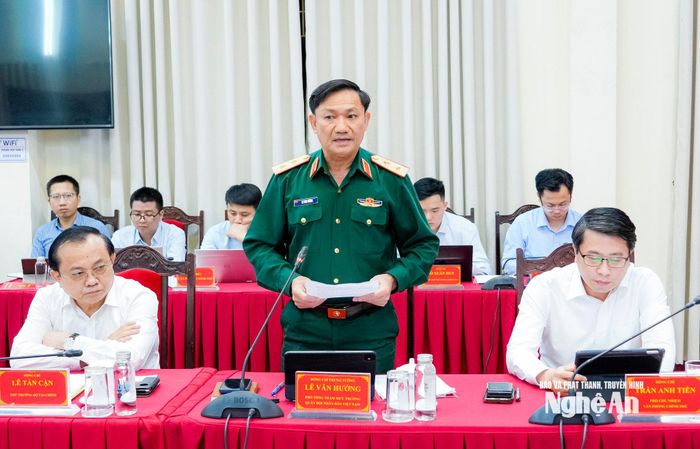 Trung tướng Lê Văn Hướng - Phó Tổng Tham mưu trưởng QĐND Việt Nam phát biểu tại cuộc làm việc. Ảnh: Phạm Bằng