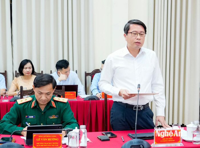 Phó Chủ nhiệm Văn phòng Chính phủ Trần Anh Tiến phát biểu tại cuộc làm việc. Ảnh: Phạm Bằng