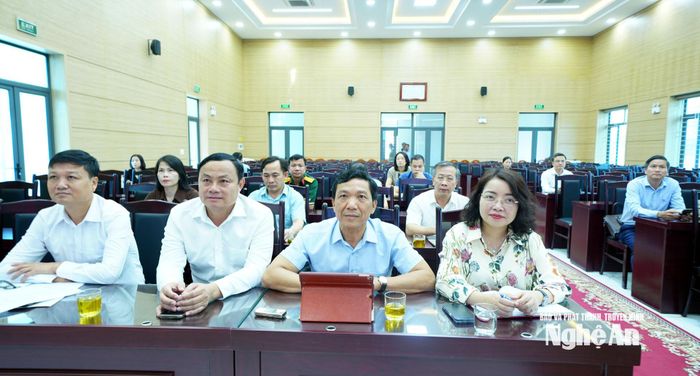 Đại biểu tham dự tại điểm cầu Nghệ An. Ảnh: Mai Hương