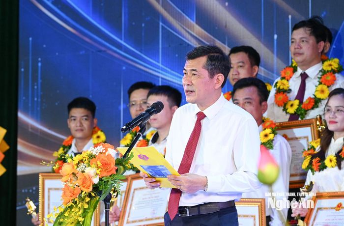 Phó Chủ tịch UBND tỉnh Thái Văn Thành phát động phong trào Sáng tạo Khoa học - Công nghệ Nghệ An giai đoạn 2026-2029 và Cuộc thi Techfest Nghệ An Open 2027. Ảnh: Thành Cường
