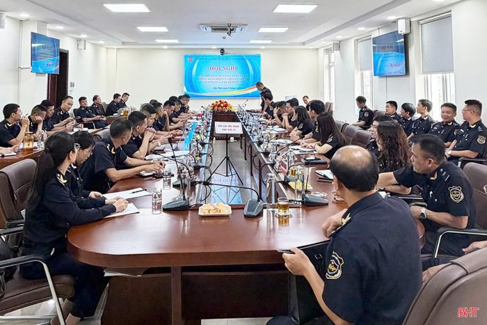 Chi cục Hải quan khu vực XI phối hợp với Chi cục Hải quan khu vực IX tổ chức hội nghị trao đổi kinh nghiệm, nâng cao nghiệp vụ điều tra, bắt giữ và xử lý vi phạm cho lực lượng kiểm soát hải quan.