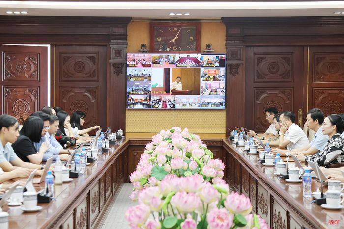Các đại biểu tham dự tại điểm cầu Hà Tĩnh.