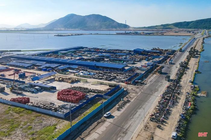 Bên cạnh thúc đẩy sản xuất kinh doanh, Hà Tĩnh đang đẩy nhanh tiến độ các dự án đầu tư để tạo thêm động lực phát triển cho nền kinh tế. Ảnh: Đình Nhất.