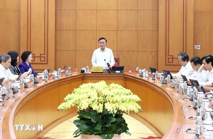Đồng chí Trần Cẩm Tú, Ủy viên Bộ Chính trị, Bí thư Trung ương Đảng, Thường trực Ban Bí thư, phát biểu. (Ảnh: An Đăng/TTXVN)