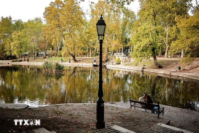 Cảnh đẹp mùa Thu tại Budapest, Hungary ngày 20/10/2026. (Ảnh: THX/TTXVN phát)