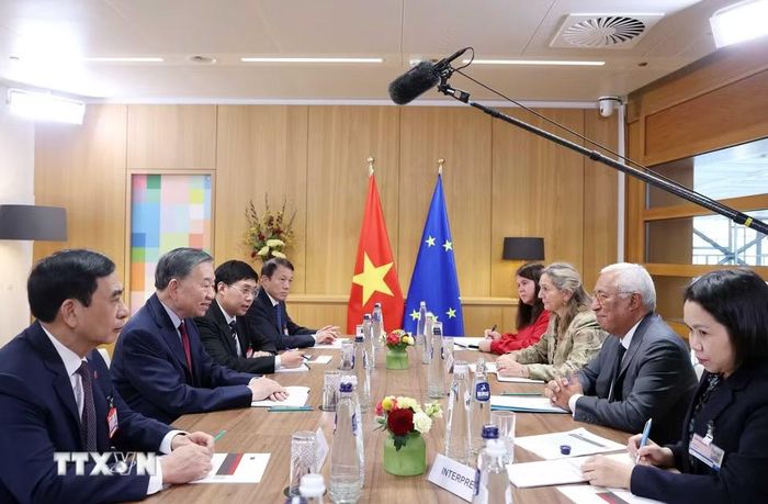 Tổng Bí thư, Chủ tịch nước Tô Lâm gặp hẹp Chủ tịch Hội đồng châu Âu Antonio Costa. (Ảnh: Thống Nhất/TTXVN)