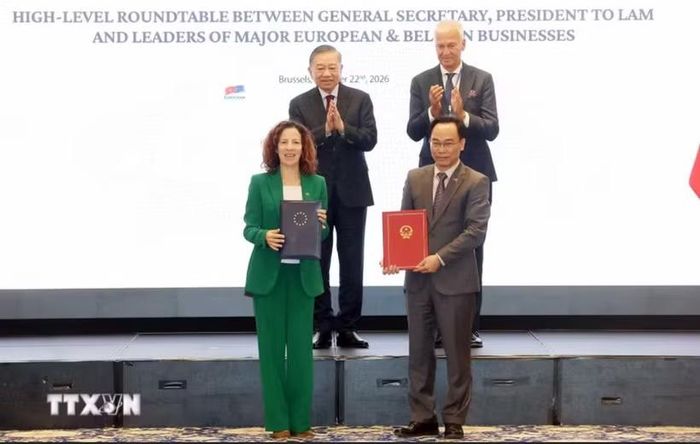 Tổng Bí thư, Chủ tịch nước Tô Lâm chứng kiến trao Ý định thư hợp tác giáo dục và đào tạo giữa Bộ GDĐT Việt Nam và Ủy ban châu Âu (Ảnh: TTXVN)