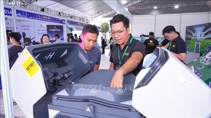 Doanh nghiệp trên địa bàn tỉnh Tây Ninh tìm hiểu các giải pháp kỹ thuật nhằm cải tiến quy trình và nâng cao hiệu quả sản xuất.