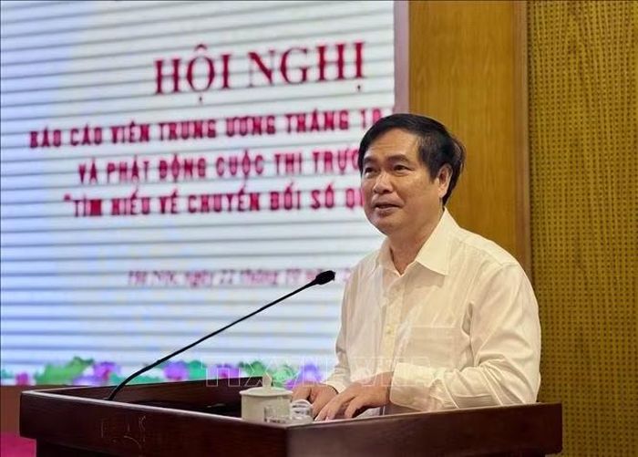 Phó Trưởng Ban Tuyên giáo Trung ương Phan Xuân Thủy phát biểu tại Hội nghị.