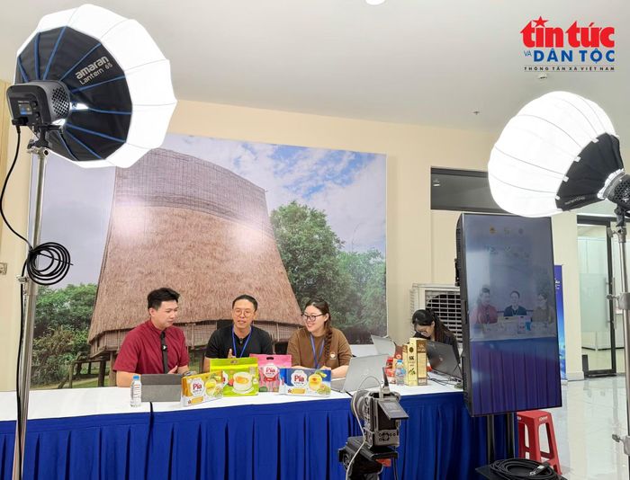Chuyển đổi xanh gắn với ứng dụng công nghệ số giúp doanh nghiệp Việt nâng cao năng lực cạnh tranh, tiếp cận khách hàng quốc tế.